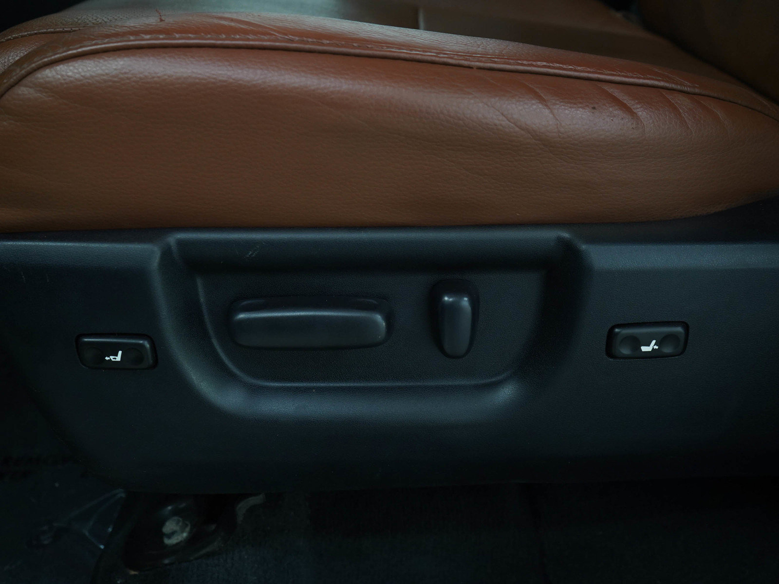 Used 2019 Toyota Sequoia Platinum AWD/4WD image 32