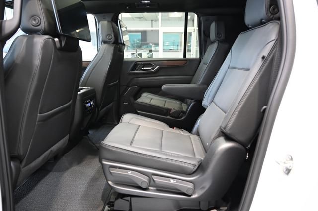 New 2026 GMC Yukon XL Denali w/ Denali Reserve Package image 13