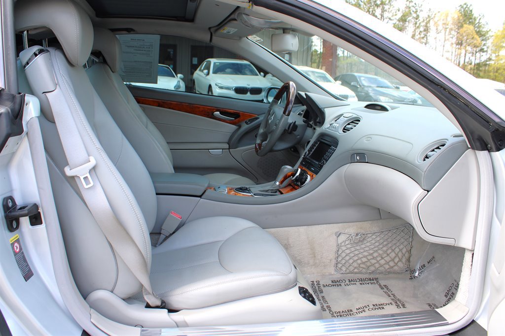 Used 2008 Mercedes-Benz SL 550 image 24