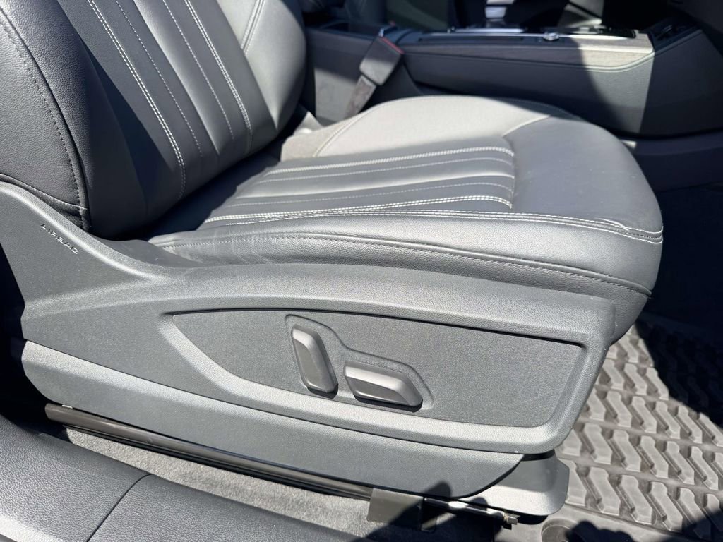 Used 2021 Audi Q5 2.0T Premium w/ Convenience Package image 12