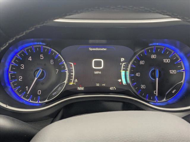 New 2026 Chrysler Pacifica Select w/ S Appearance Package image 11