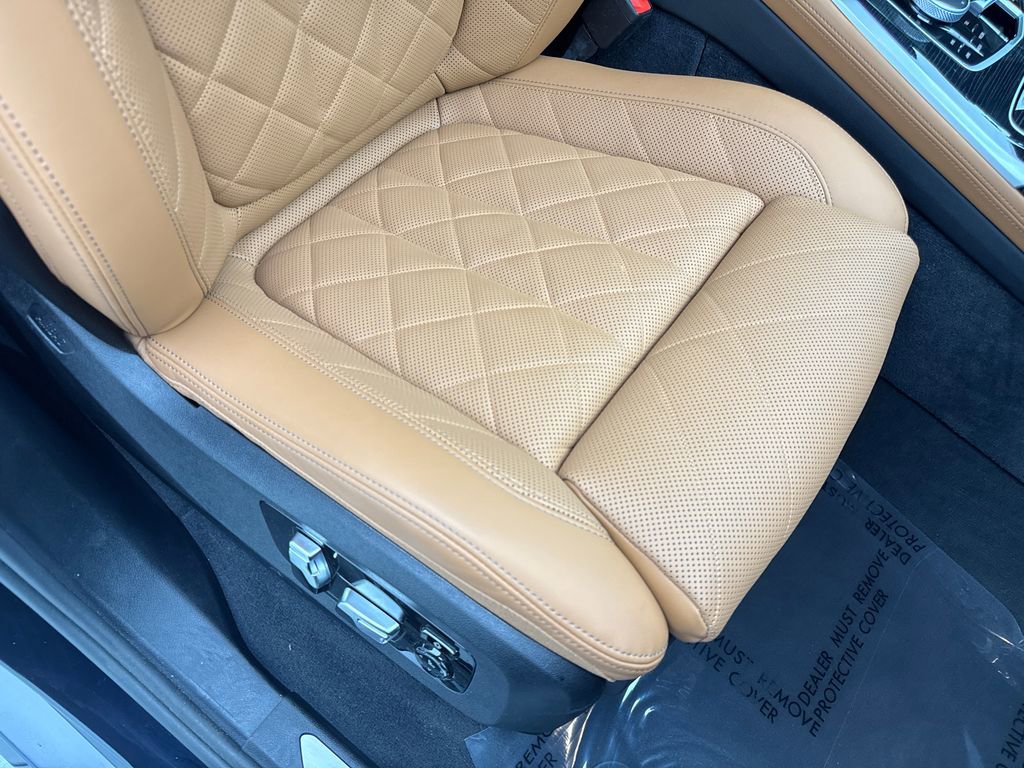 Used 2024 BMW X7 xDrive40i w/ M Sport Package image 51