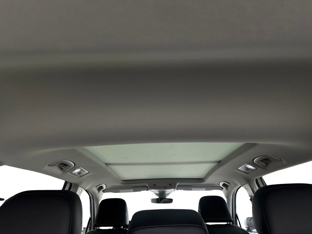 Used 2024 Volkswagen Tiguan SE FWD image 75