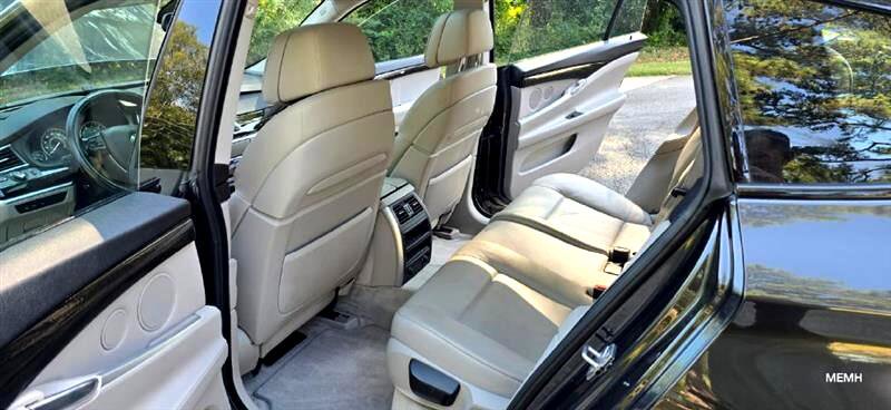 Used 2012 BMW 550i Gran Turismo w/ Driver Assistance Pkg image 16