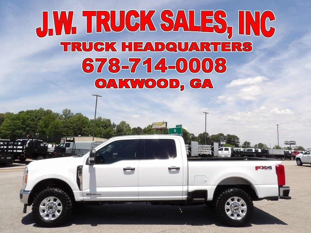 Used 2024 Ford F250 XLT w/ FX4 Off-Road Package AWD/4WD image 2