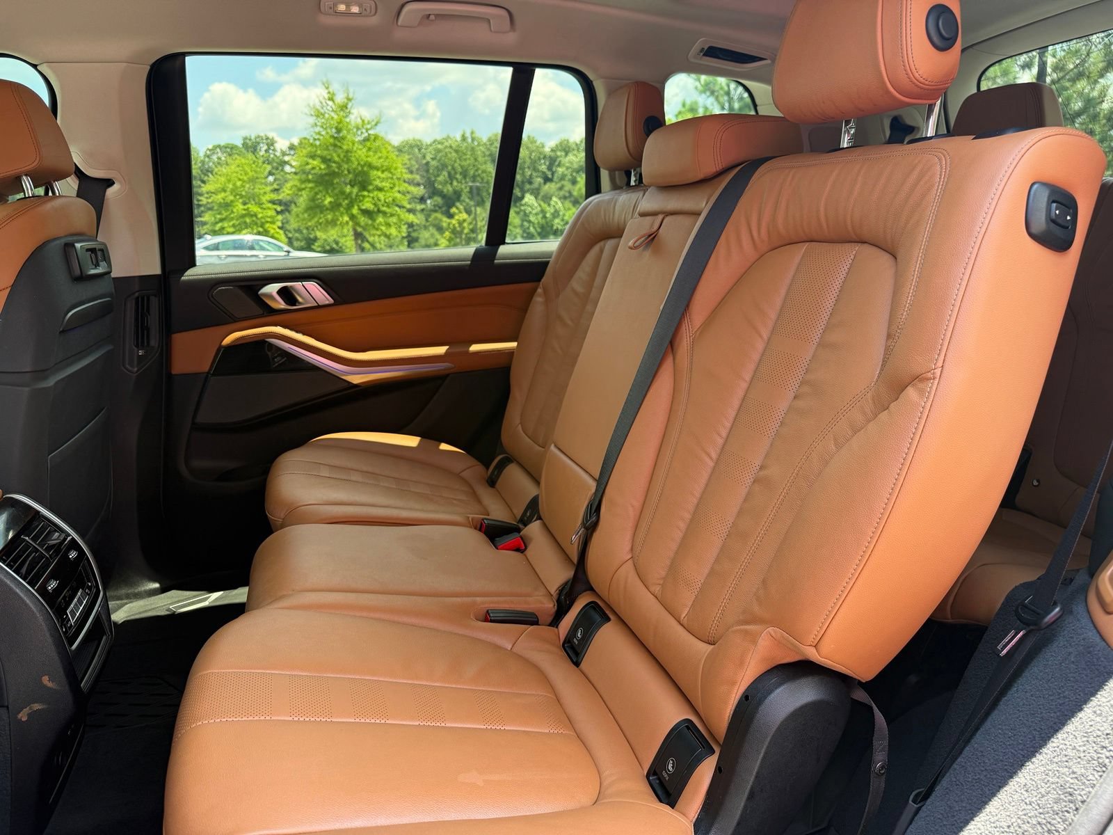 Used 2019 BMW X7 xDrive40i w/ Premium Package AWD/4WD image 38