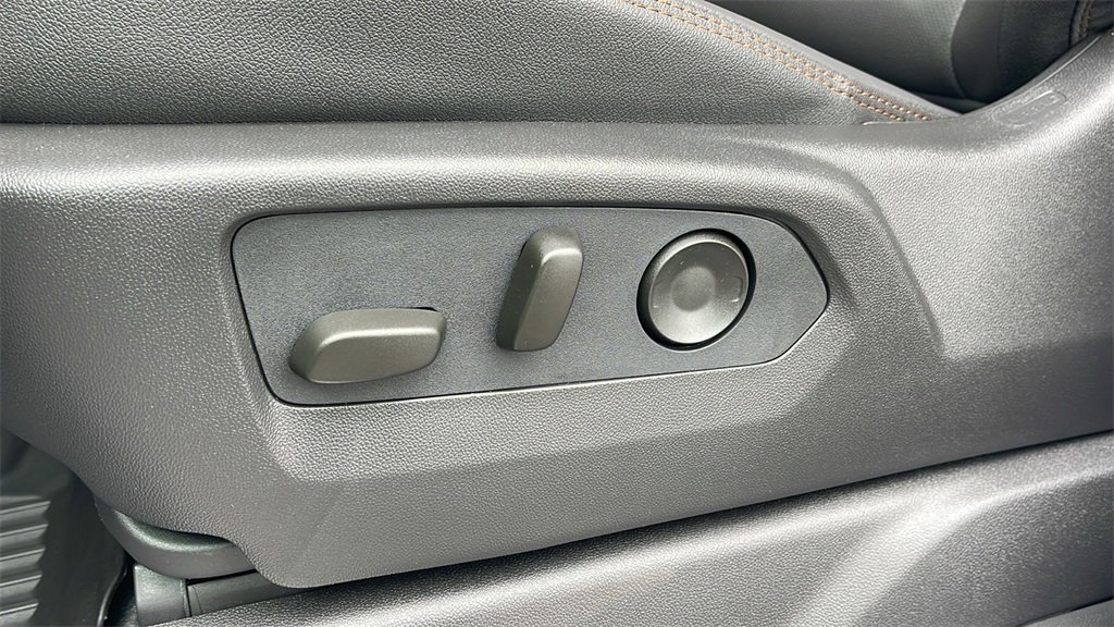 New 2026 GMC Sierra 2500 AT4 w/ AT4 Premium Plus Package image 12