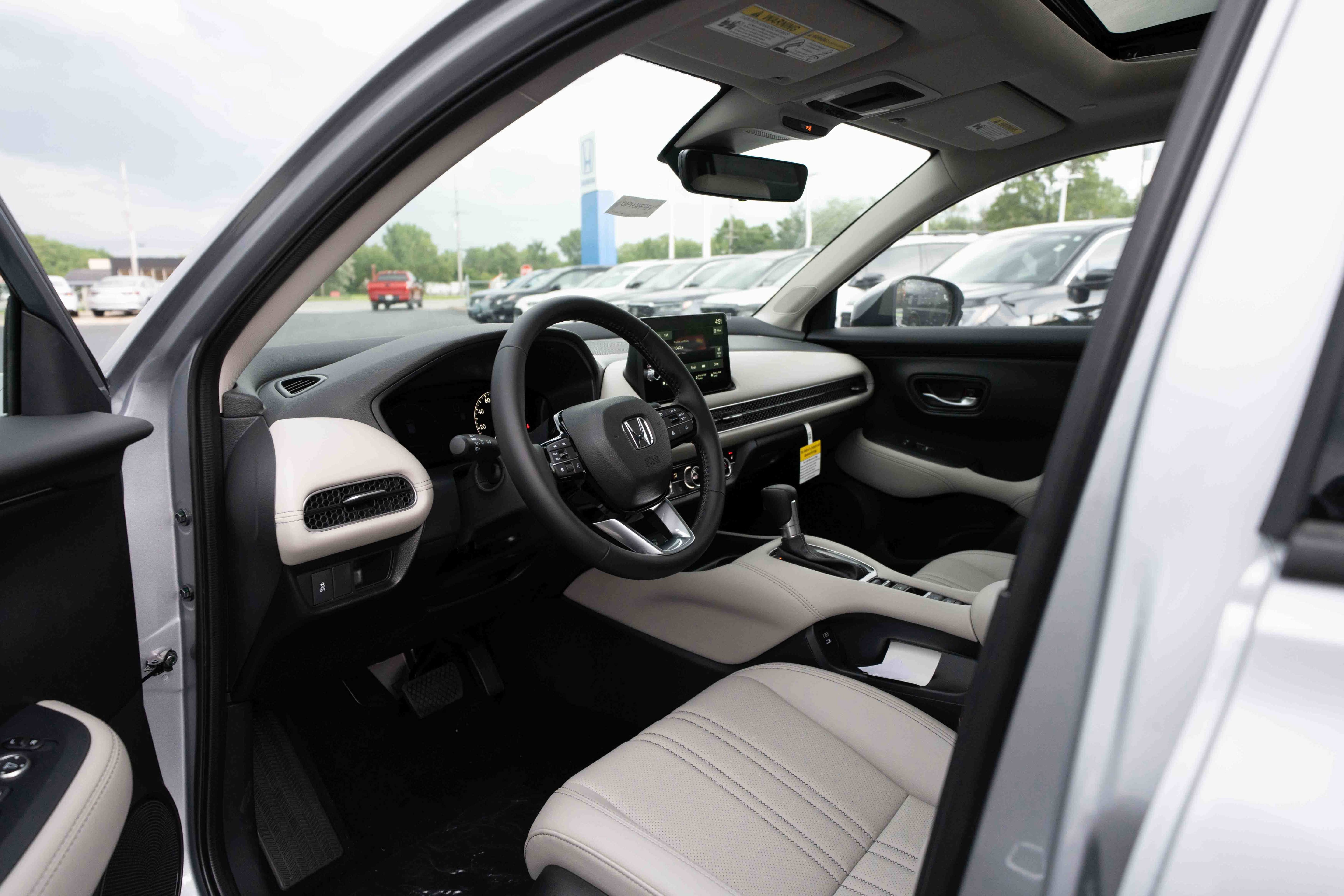 New 2026 Honda HR-V EX-L image 8