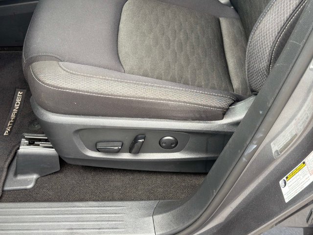 Used 2024 Nissan Pathfinder SV FWD image 22