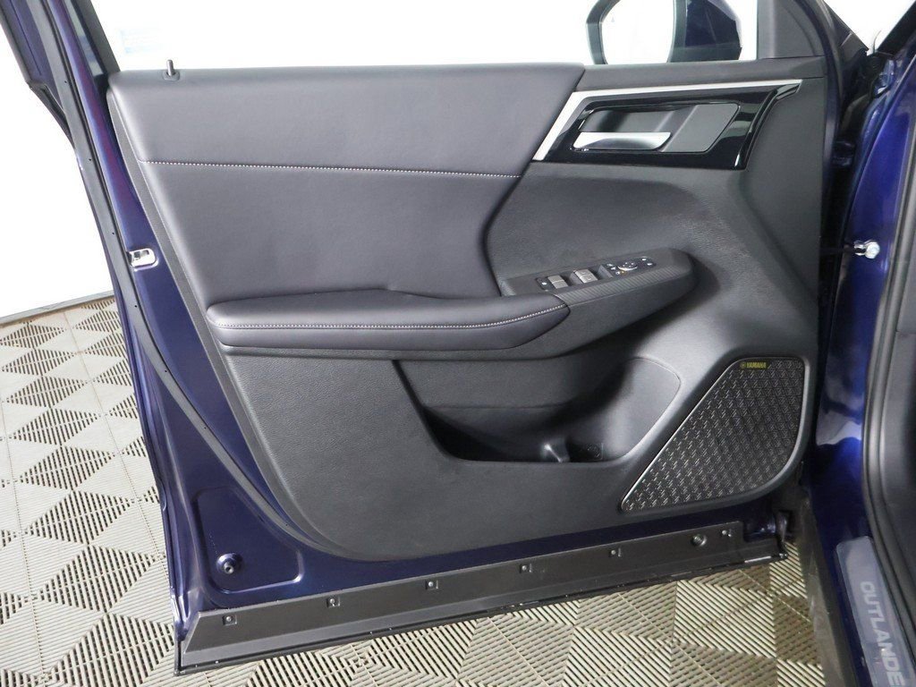 New 2026 Mitsubishi Outlander SE image 27