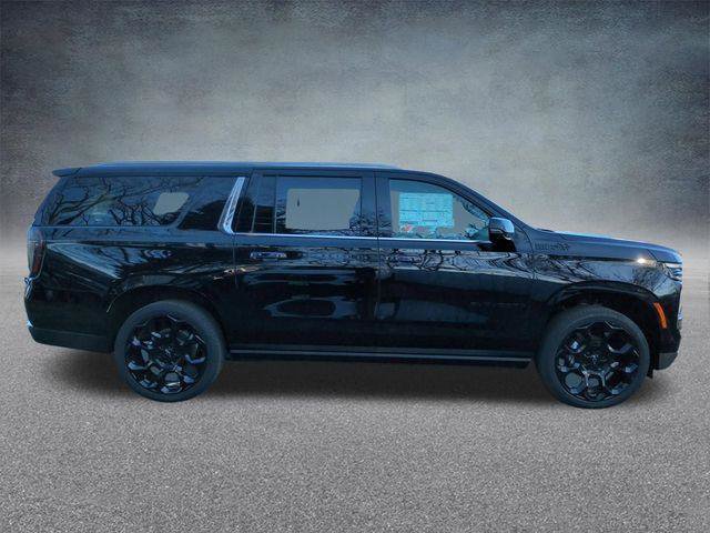 New 2026 Chevrolet Suburban High Country image 3