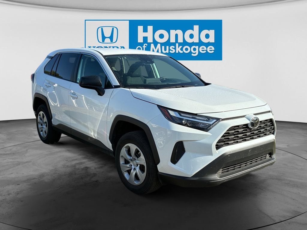 Used 2025 Toyota RAV4 LE FWD image 3