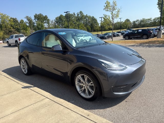 Used 2022 Tesla Model Y Long Range AWD/4WD image 6