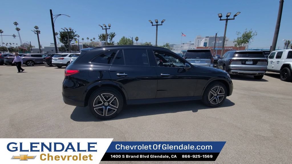 Used 2025 Mercedes-Benz GLC 300 image 8