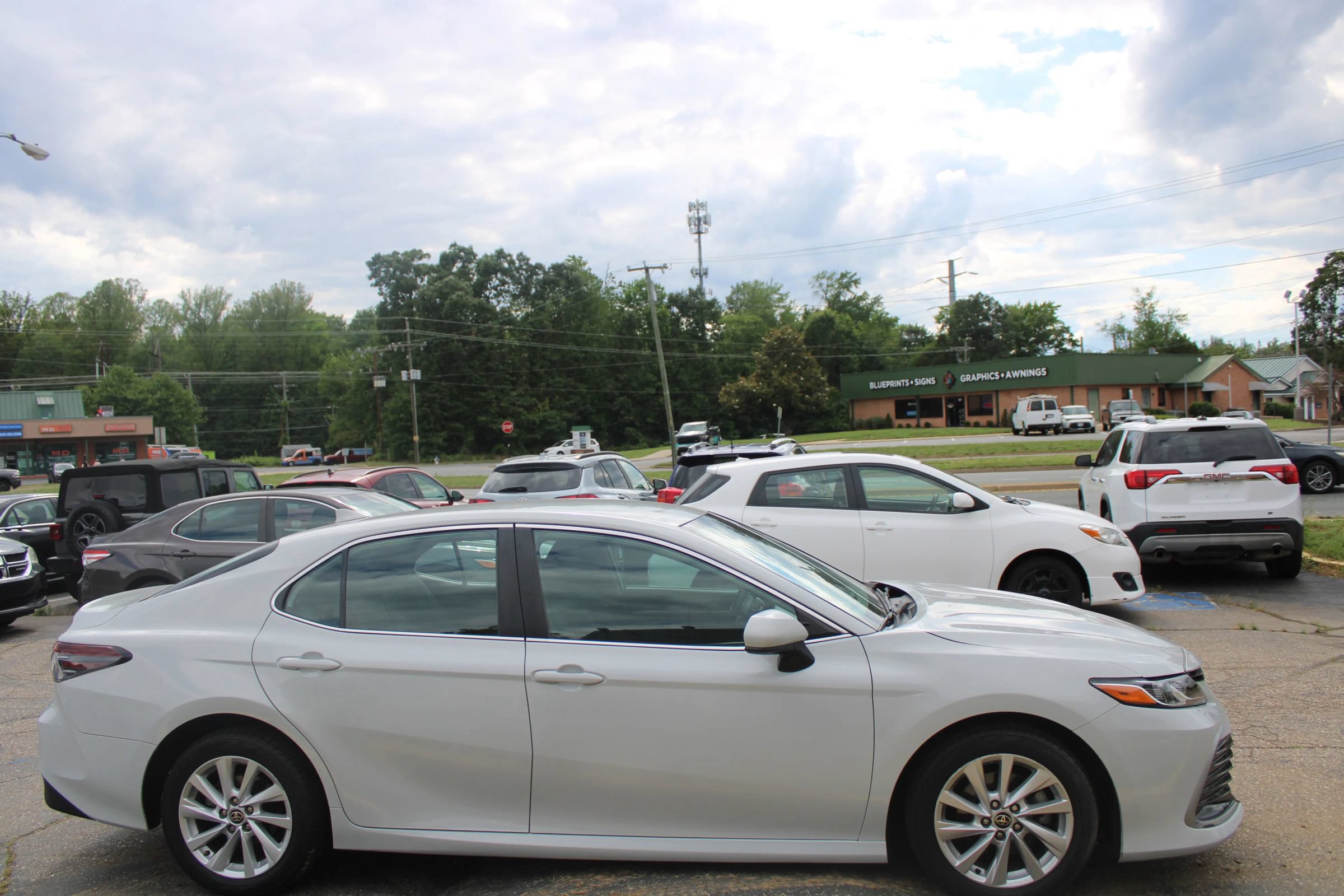 Used 2023 Toyota Camry LE FWD image 6