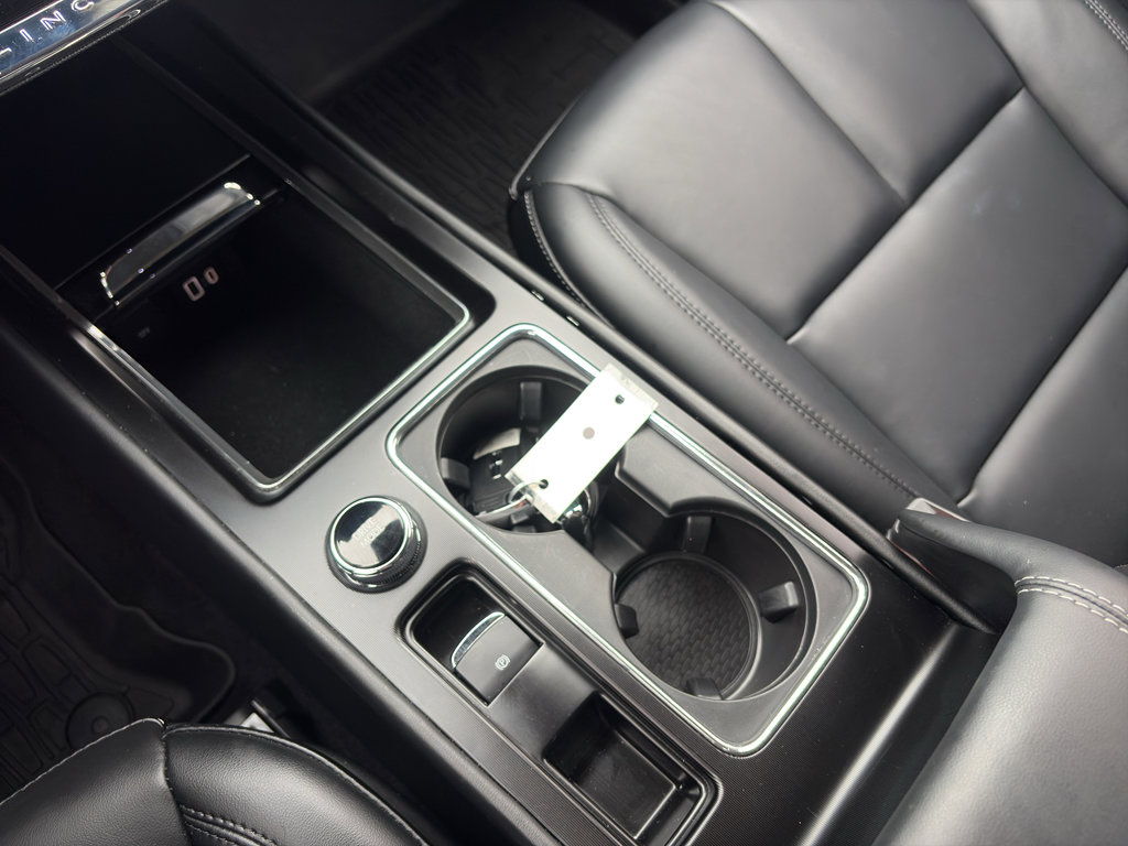 Used 2025 Lincoln Corsair Premiere image 27