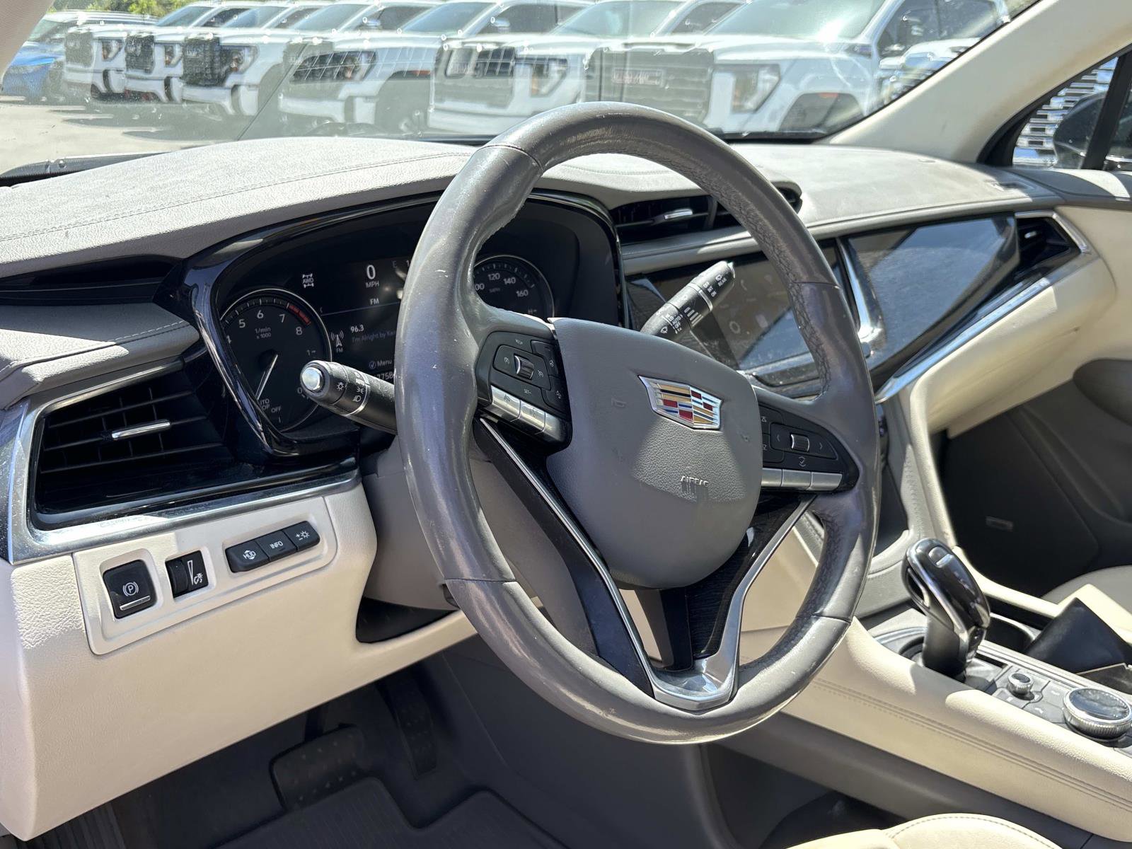 Used 2021 Cadillac XT6 Premium Luxury image 18