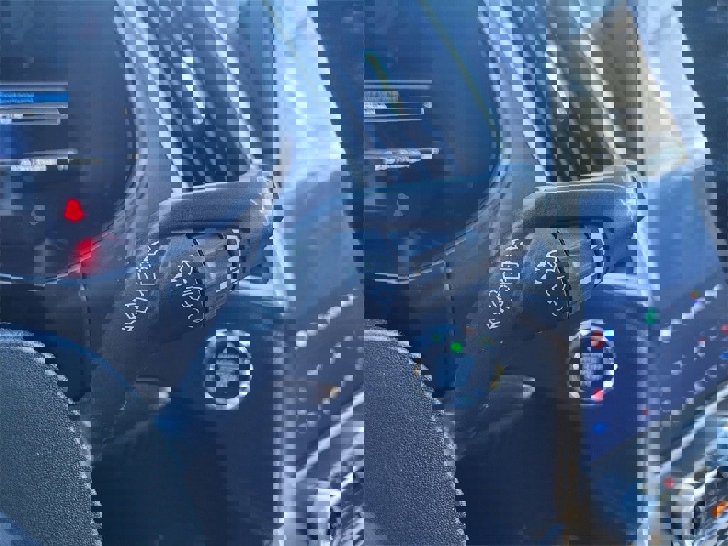 Used 2023 Ford Edge SEL w/ Convenience Package image 16