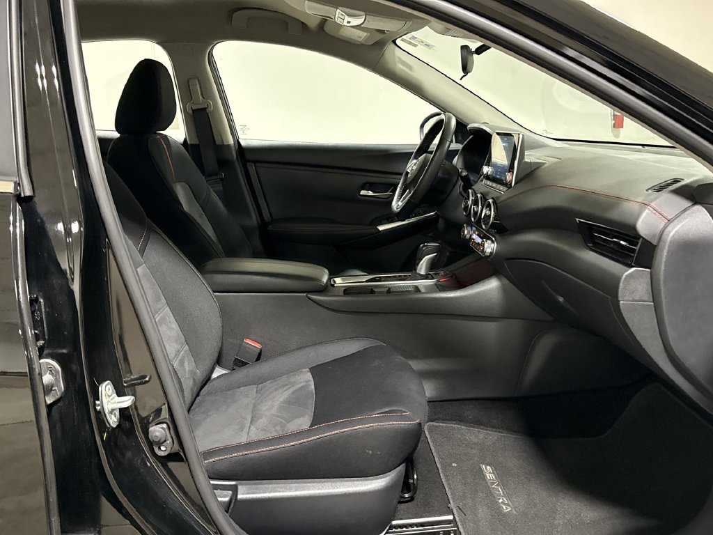 Used 2025 Nissan Sentra SR FWD image 21