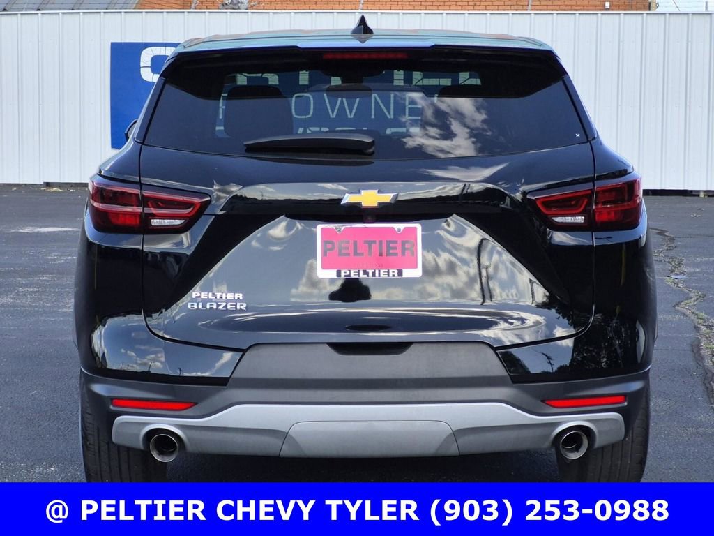 Used 2023 Chevrolet Blazer LT w/ Driver Confidence Package FWD image 5