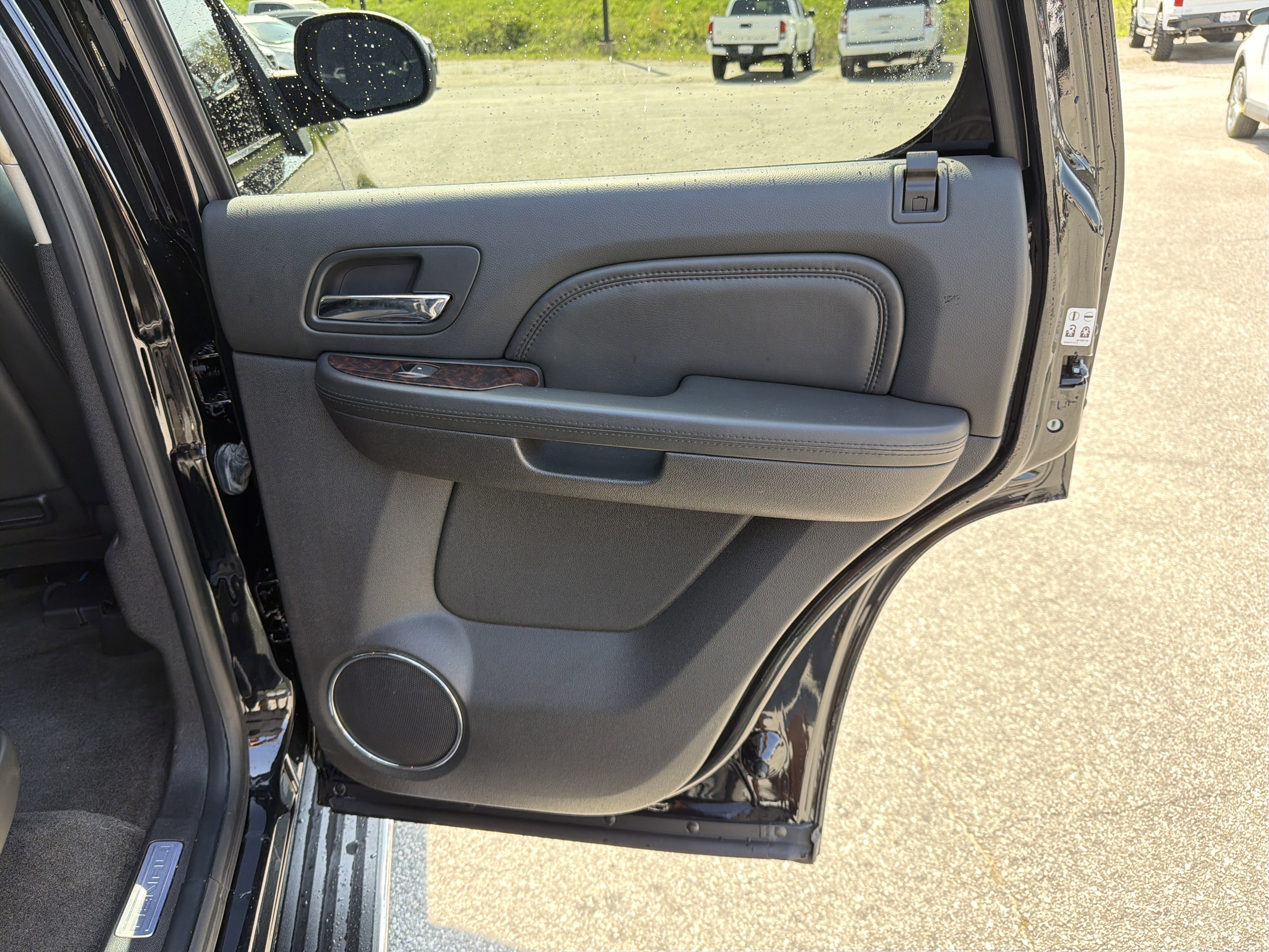 Used 2014 GMC Yukon Denali image 26