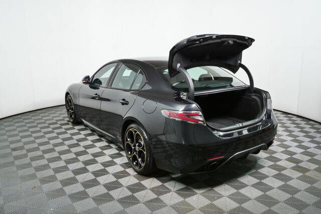 Used 2025 Alfa Romeo Giulia w/ Driving Assist Package RWD image 30