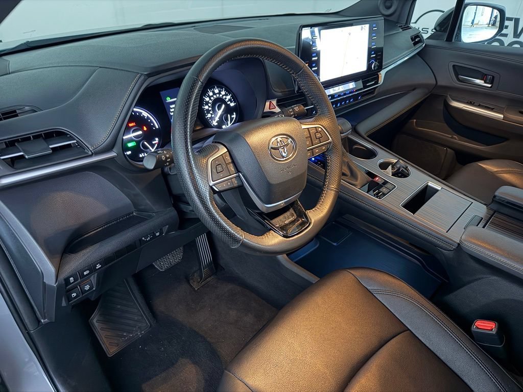 Used 2023 Toyota Sienna XLE Woodland Edition AWD/4WD image 9