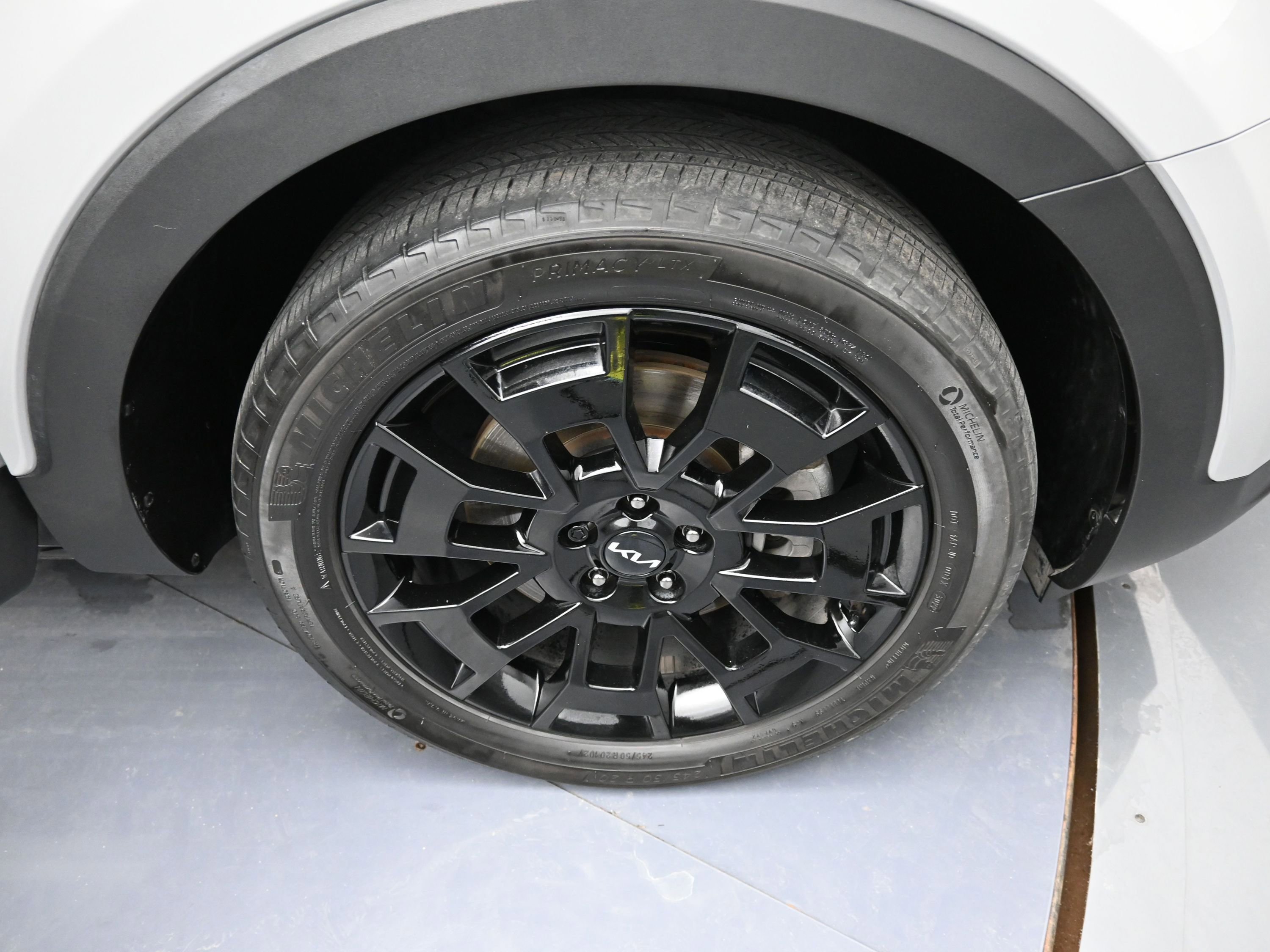 Used 2022 Kia Telluride SX w/ SX Prestige Package image 28