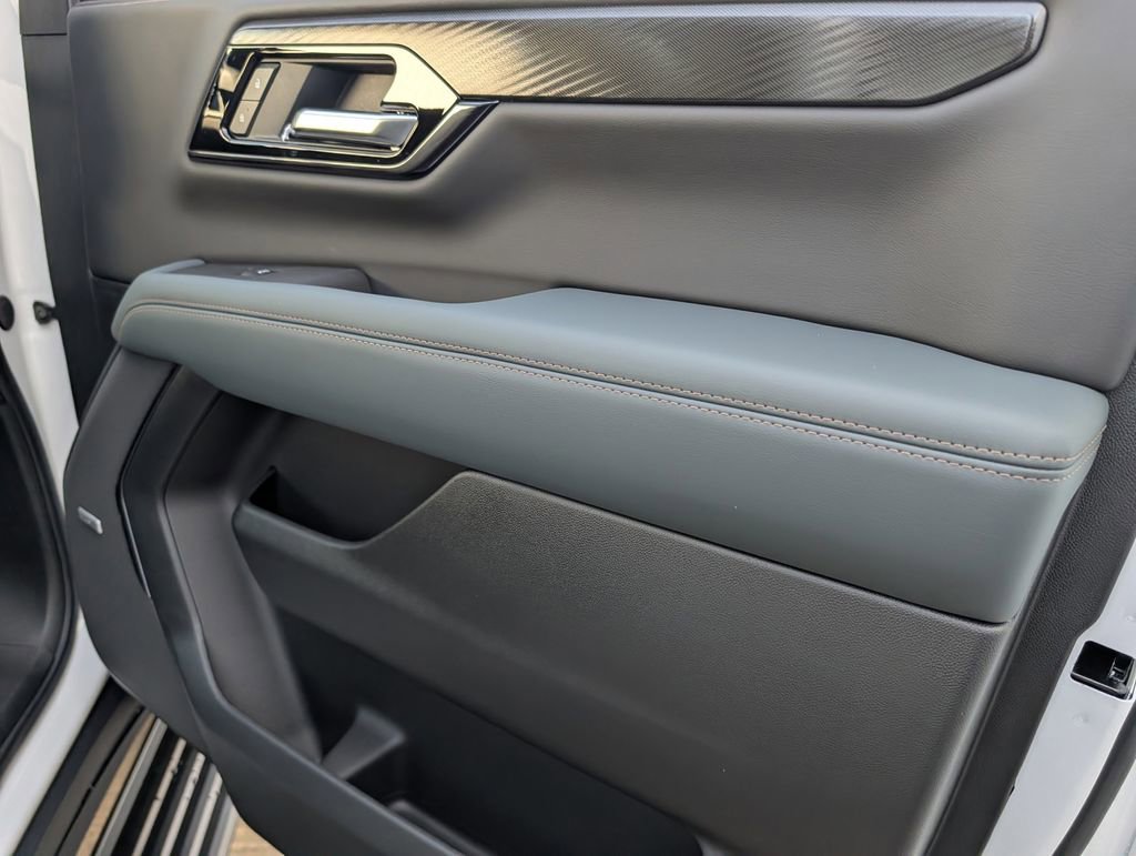 New 2026 GMC Yukon XL AT4 w/ AT4 Premium Package AWD/4WD image 37