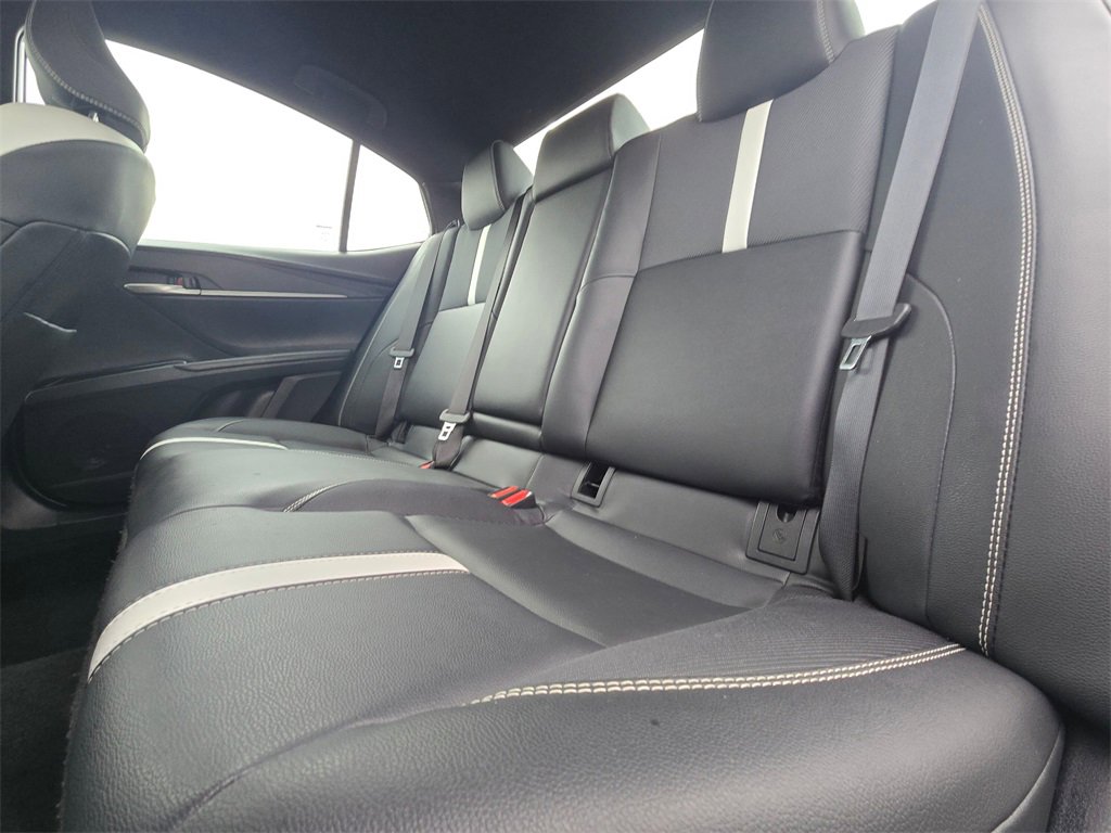 Used 2025 Toyota Camry SE image 12