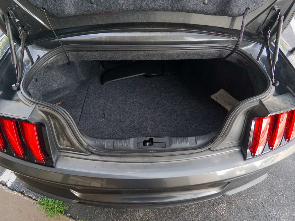 Used 2019 Ford Mustang Convertible RWD image 9