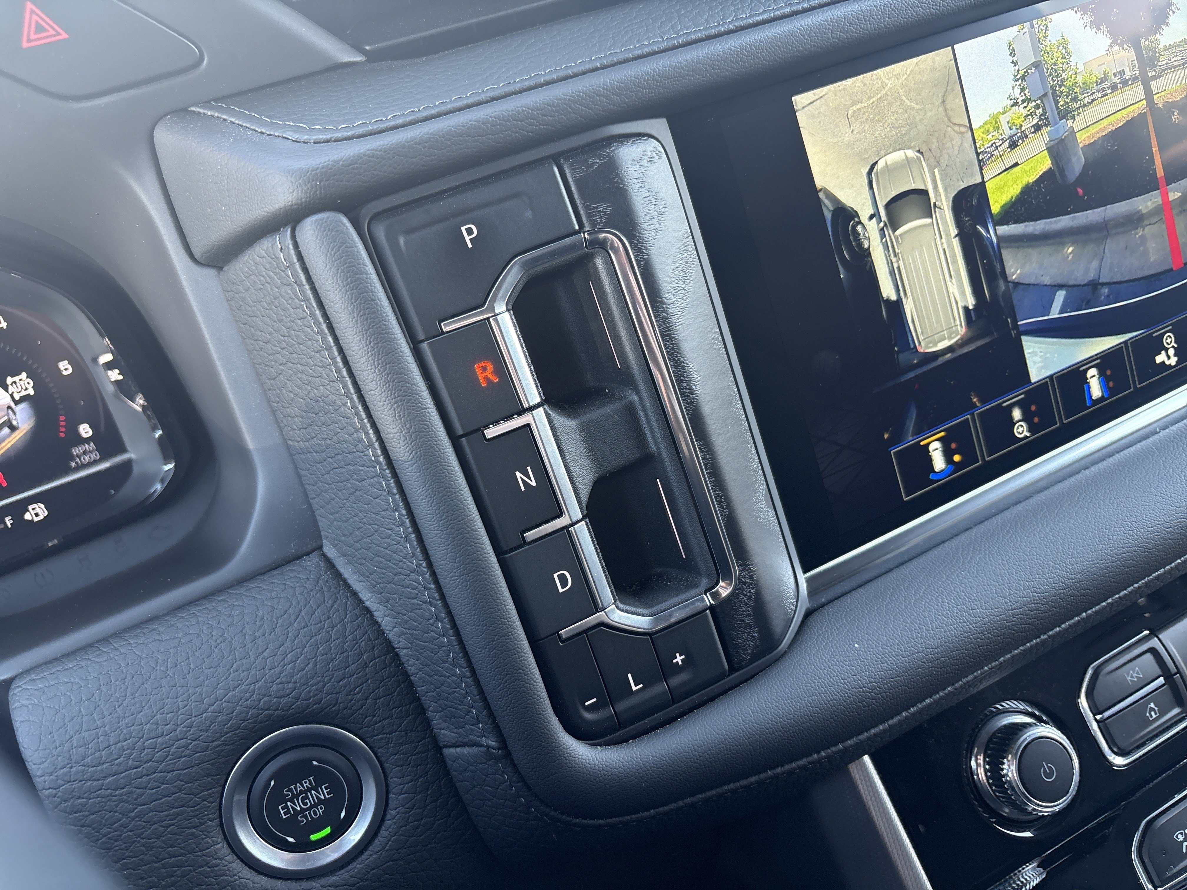 Used 2024 GMC Yukon Denali AWD/4WD image 26