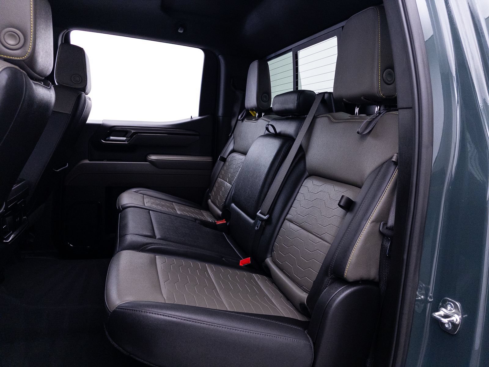Used 2025 Chevrolet Silverado 1500 ZR2 w/ Technology Package AWD/4WD image 47