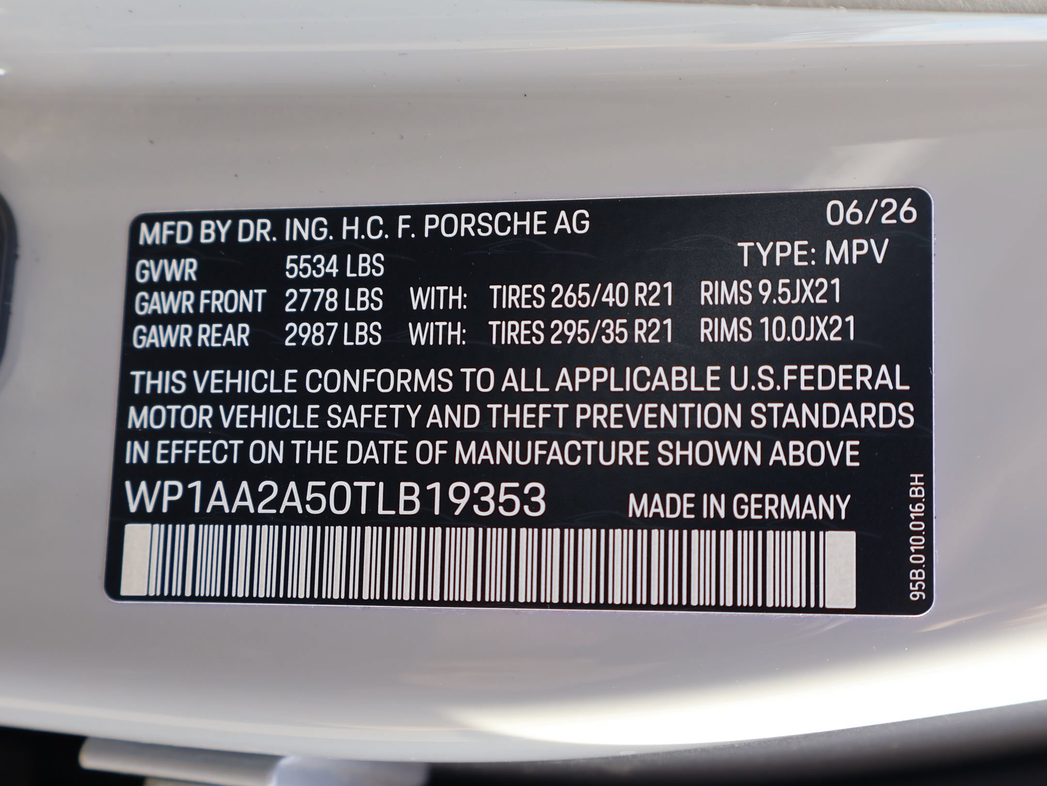 New 2026 Porsche Macan AWD/4WD image 32