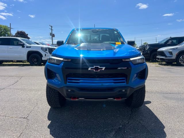 Used 2023 Chevrolet Colorado ZR2 w/ ZR2 Convenience Package III AWD/4WD image 2
