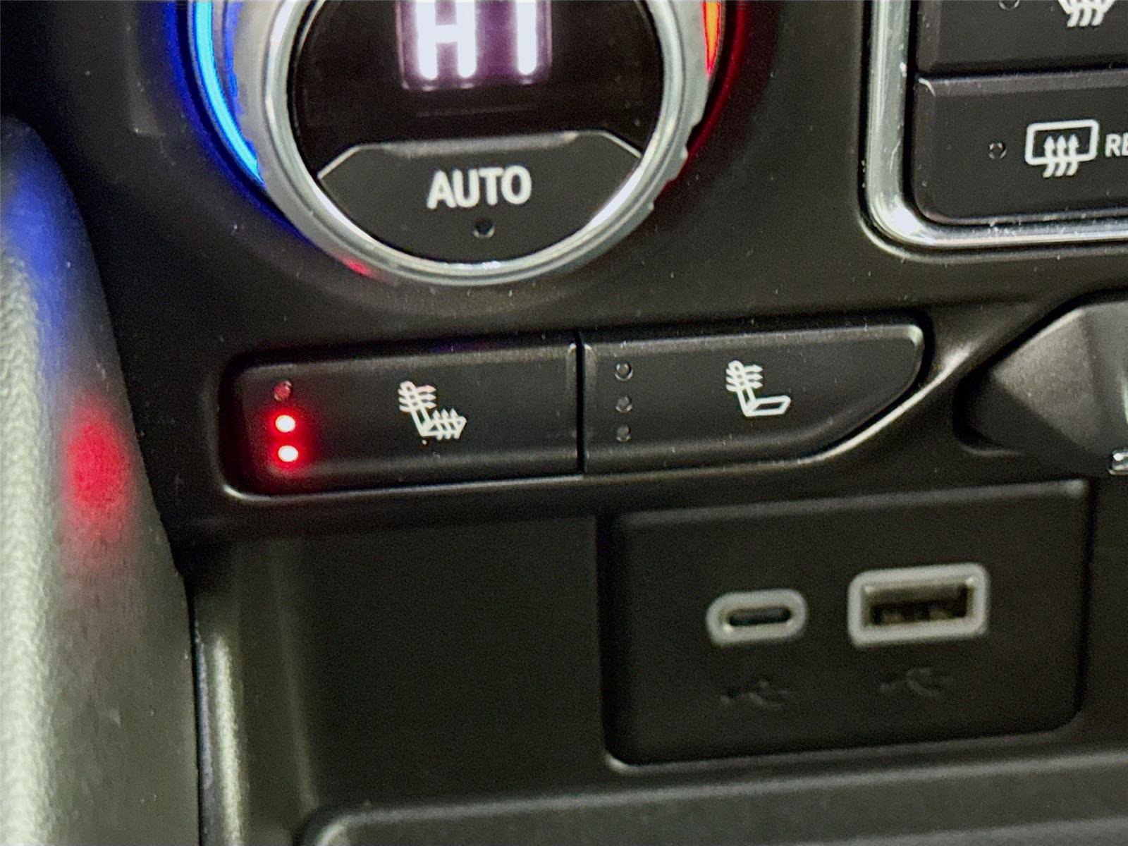 Used 2023 Chevrolet Tahoe Z71 w/ Luxury Package image 21