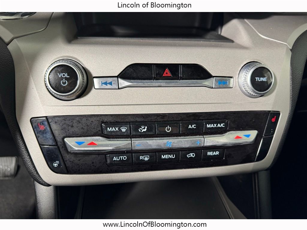 Used 2023 Ford Explorer XLT w/ Equipment Group 202A image 38