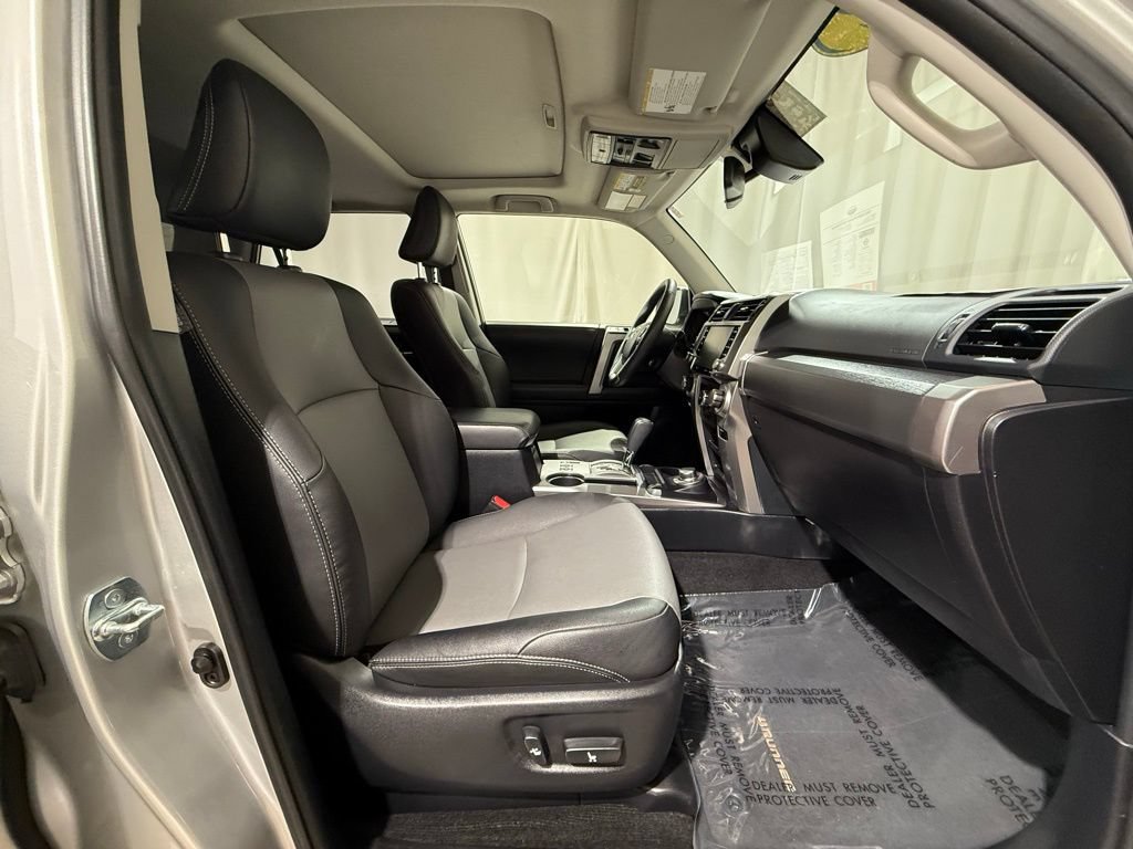 Certified 2022 Toyota 4Runner SR5 Premium w/ Moonroof Package AWD/4WD image 24