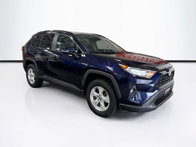 Used 2021 Toyota RAV4 XLE AWD/4WD image 3