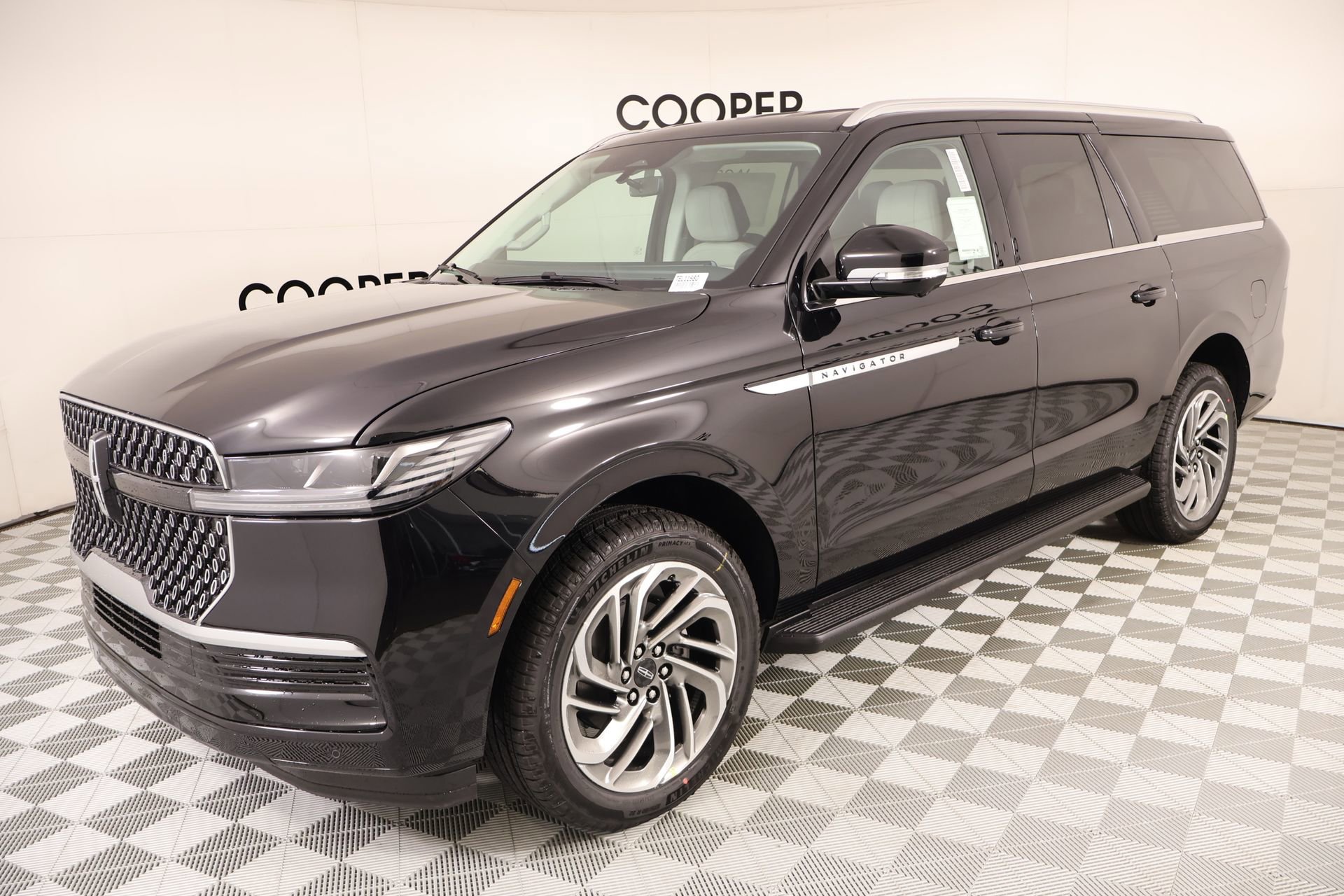New 2026 Lincoln Navigator L Premier AWD/4WD image 10