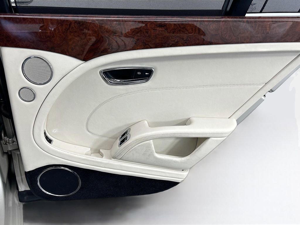 Used 2016 Bentley Mulsanne image 27