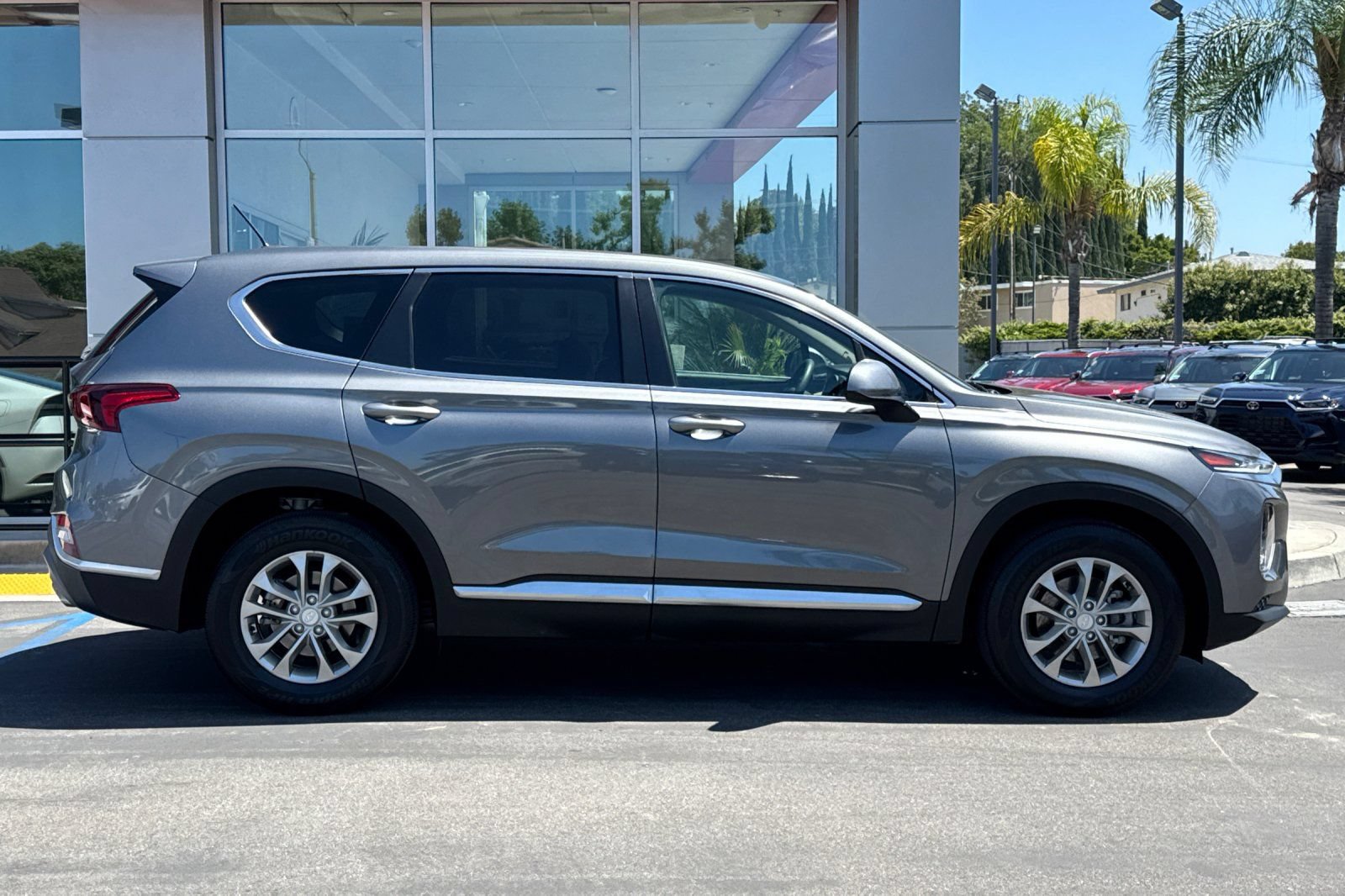 Used 2019 Hyundai Santa Fe SE FWD image 4