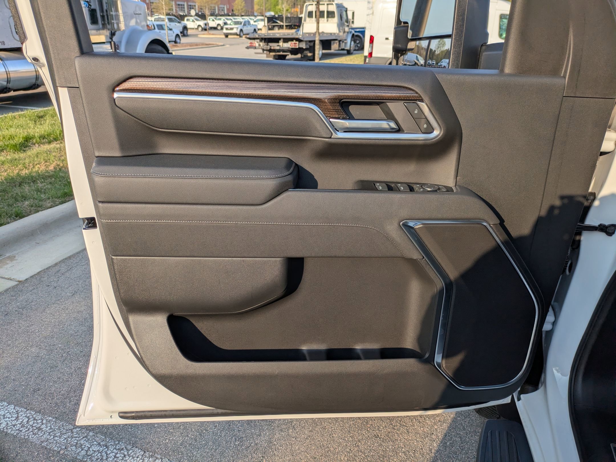 Used 2025 Chevrolet Silverado 2500 LT w/ All Star Edition image 15