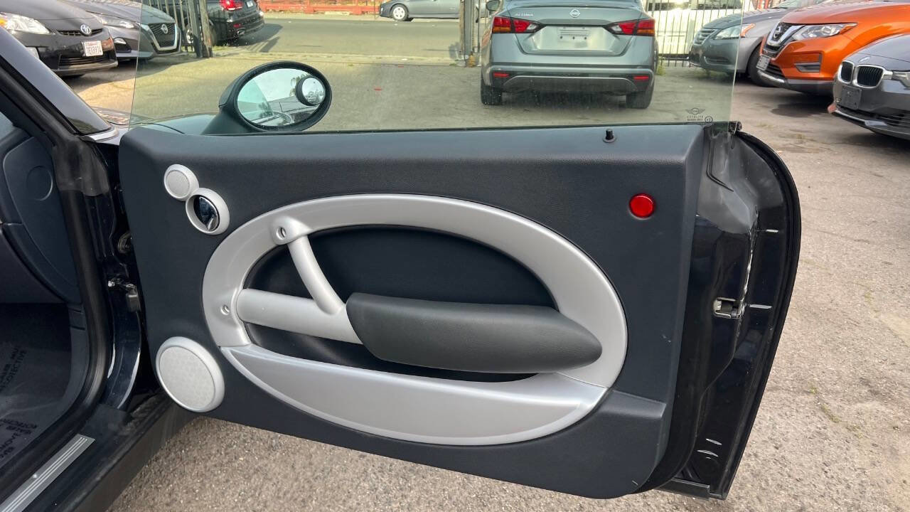 Used 2008 MINI Cooper Convertible image 18