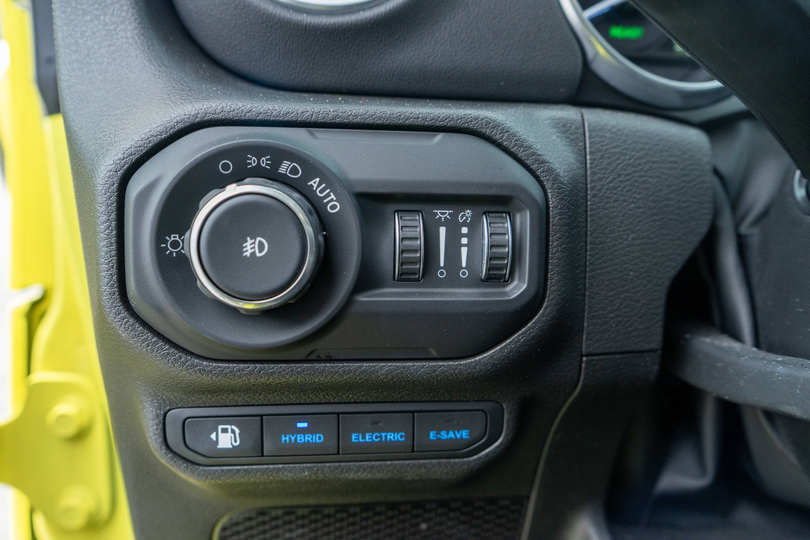 Used 2022 Jeep Wrangler Unlimited Sahara w/ Cold Weather Group image 15