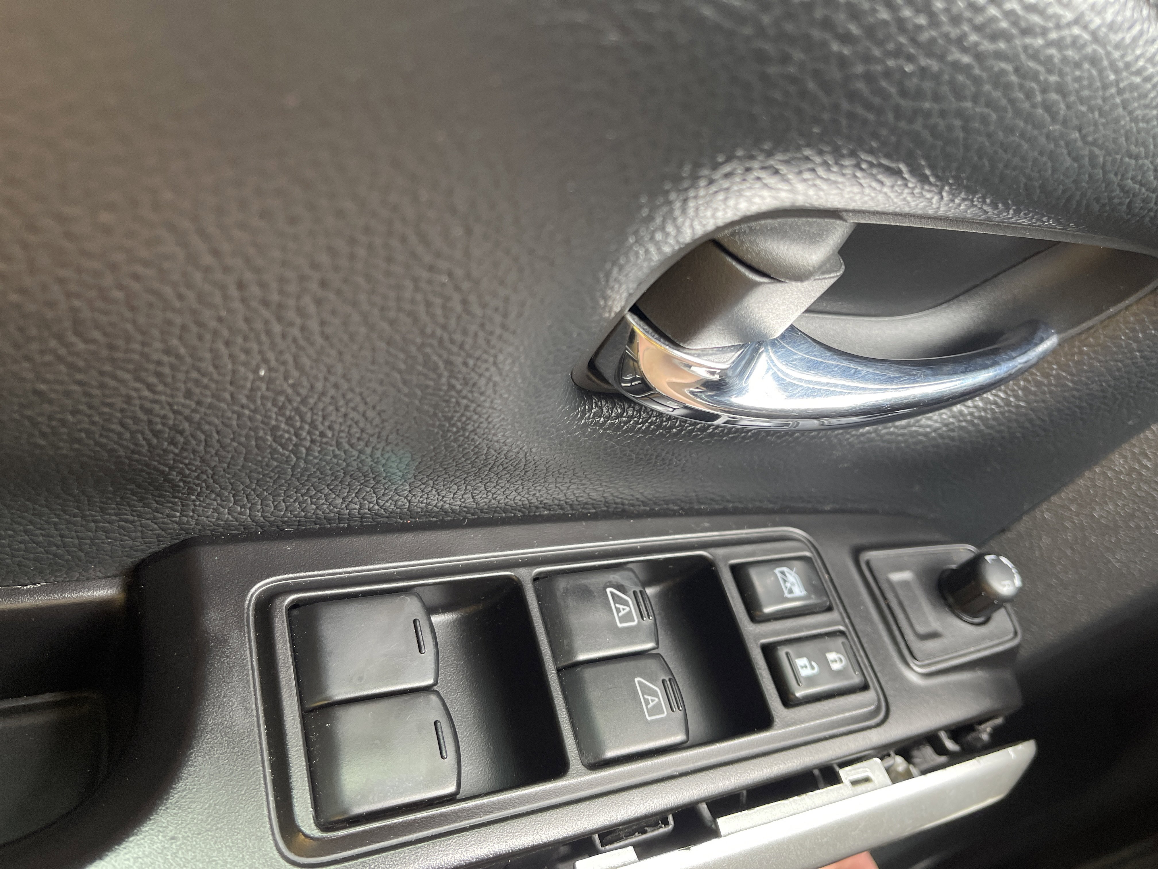 Used 2019 Nissan Titan PRO-4X AWD/4WD image 23