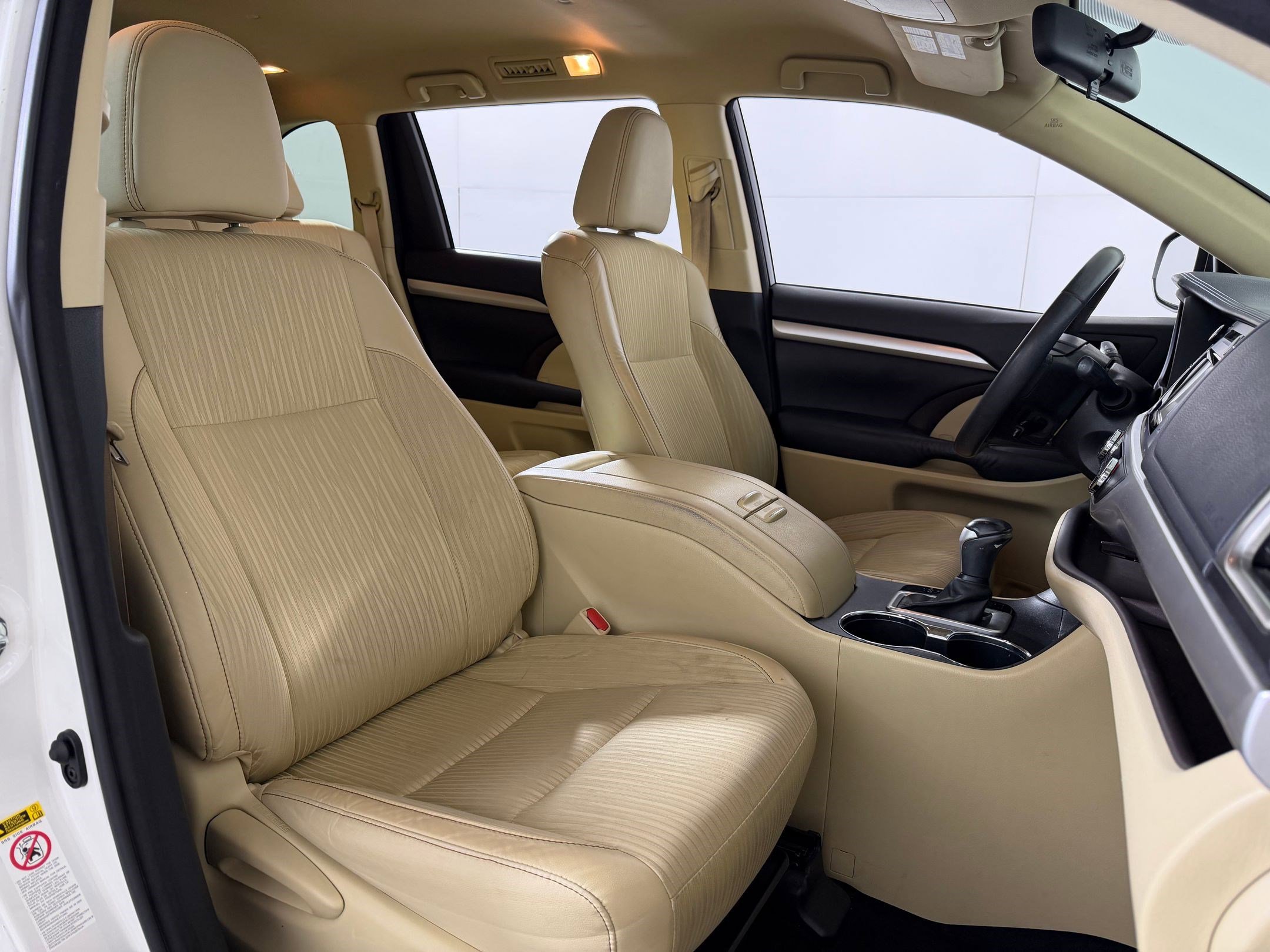 Used 2015 Toyota Highlander Plus FWD image 24