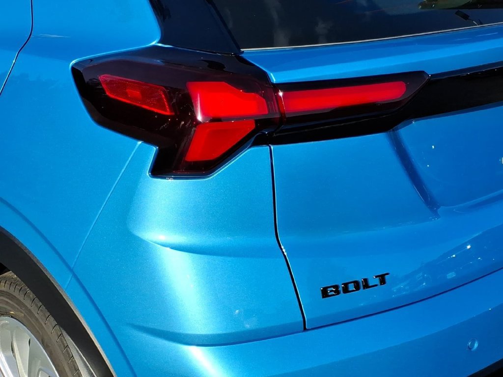 New 2027 Chevrolet Bolt LT w/ Comfort Package FWD image 8