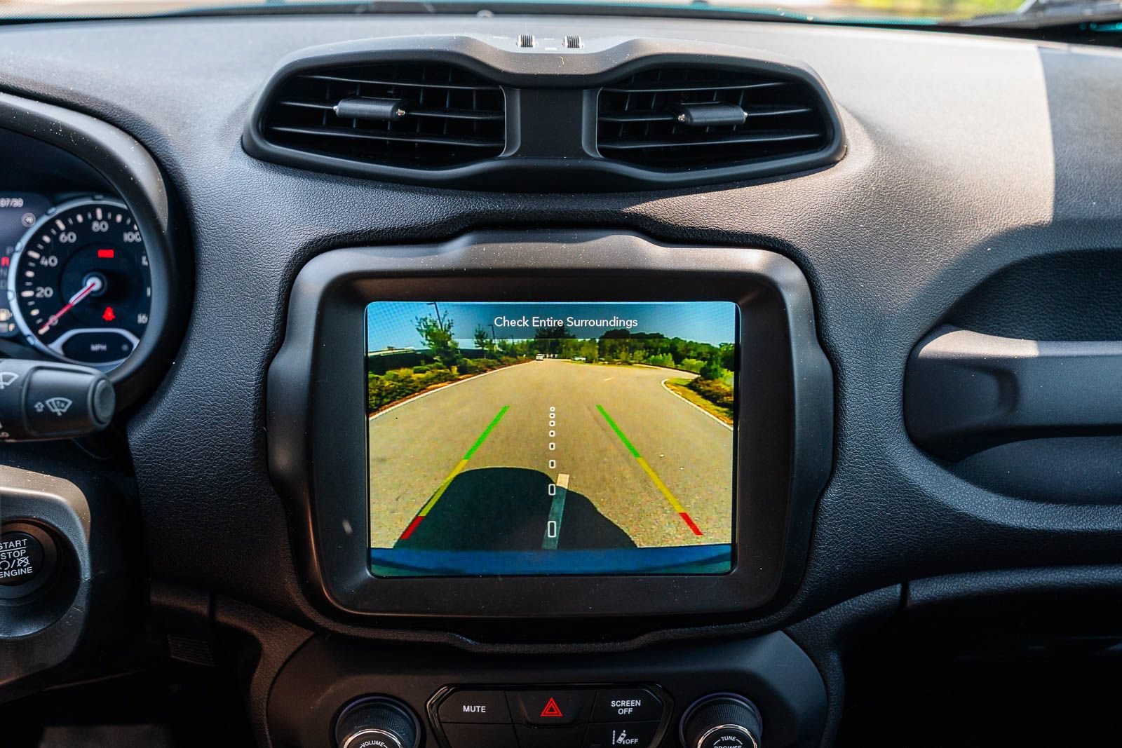 Used 2022 Jeep Renegade Latitude AWD/4WD image 29