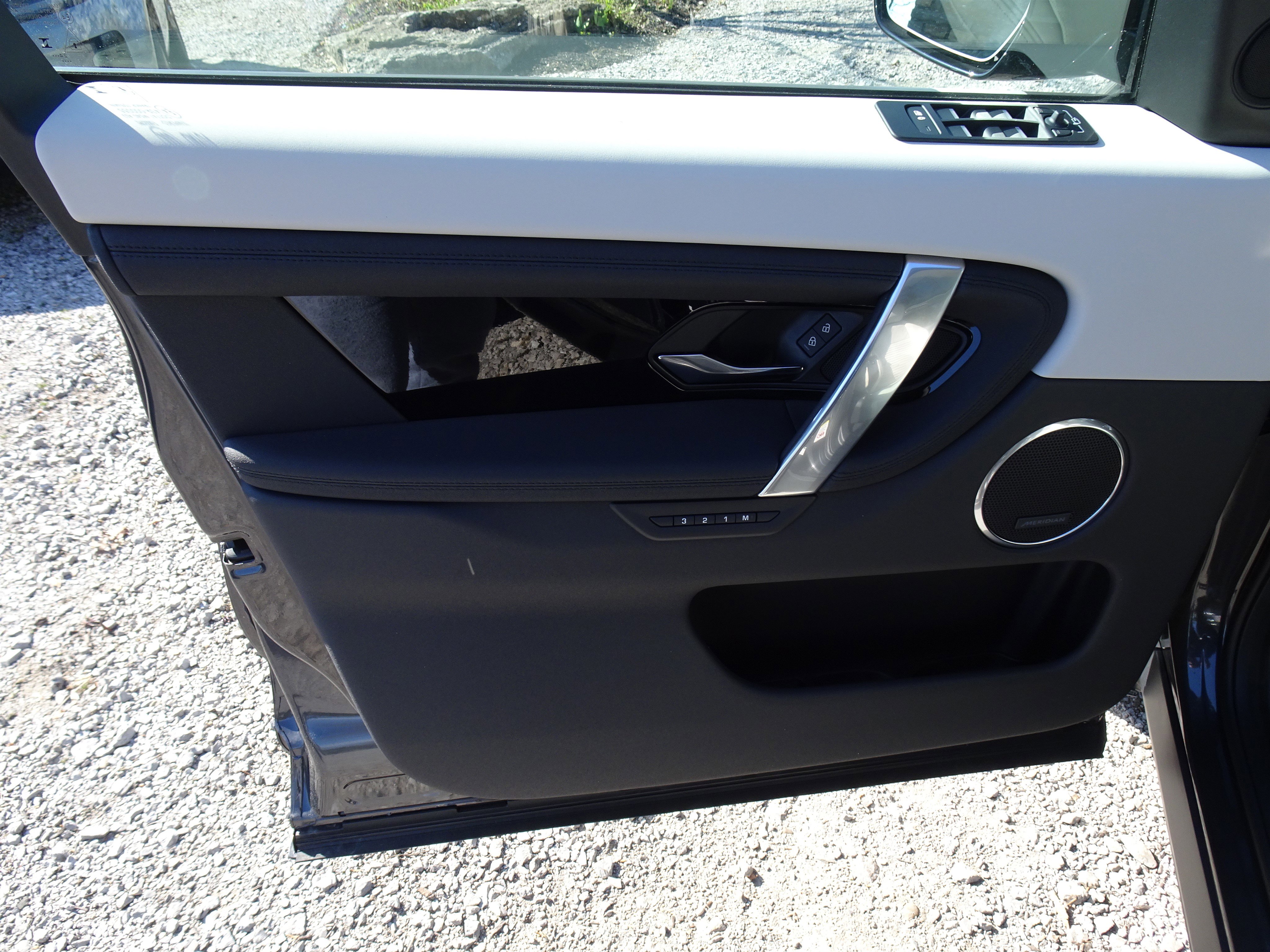 New 2025 Land Rover Discovery Sport S image 11